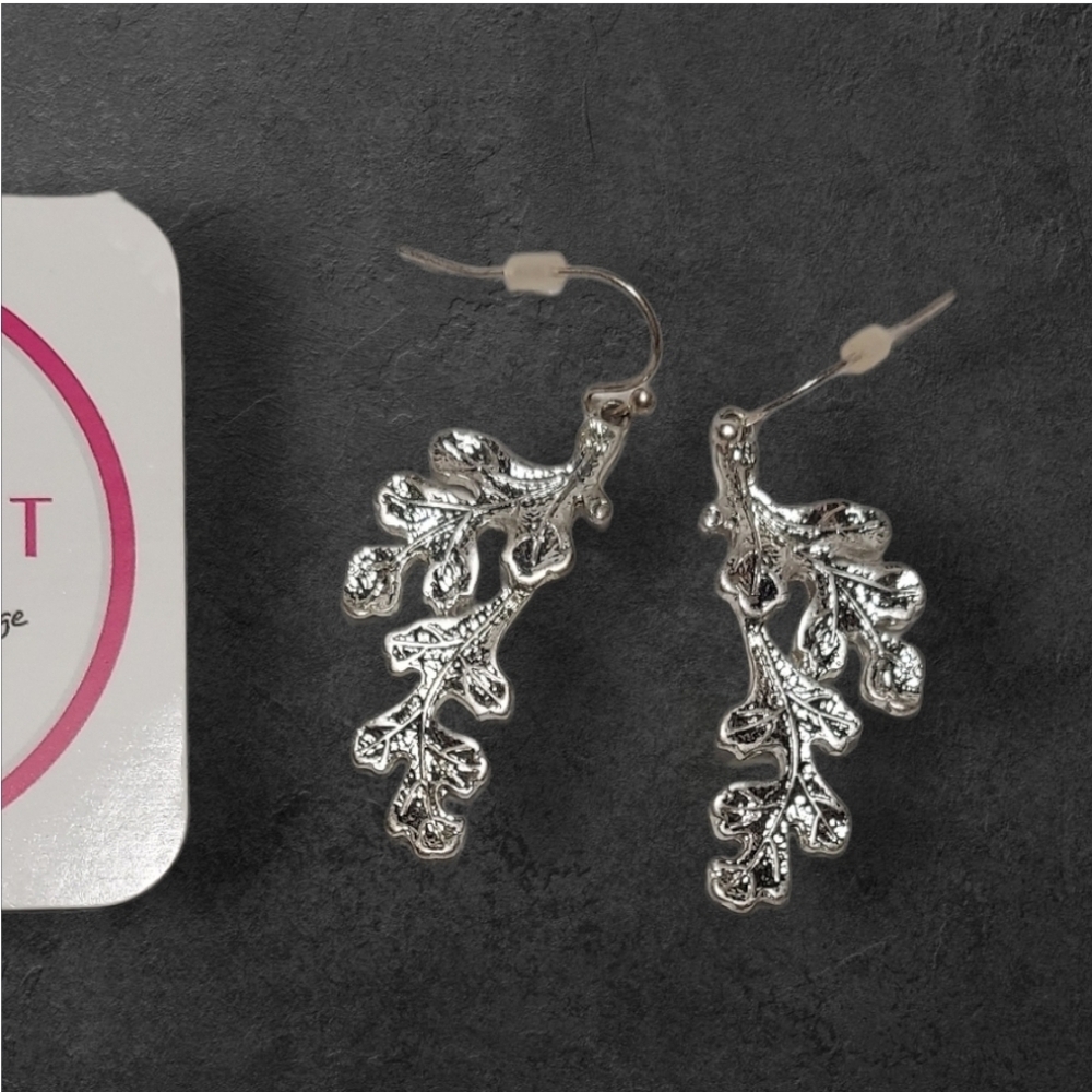 NWT NADINE WEST Intricate Silver Oak Leaf Drop Earrings ~1 1/2"